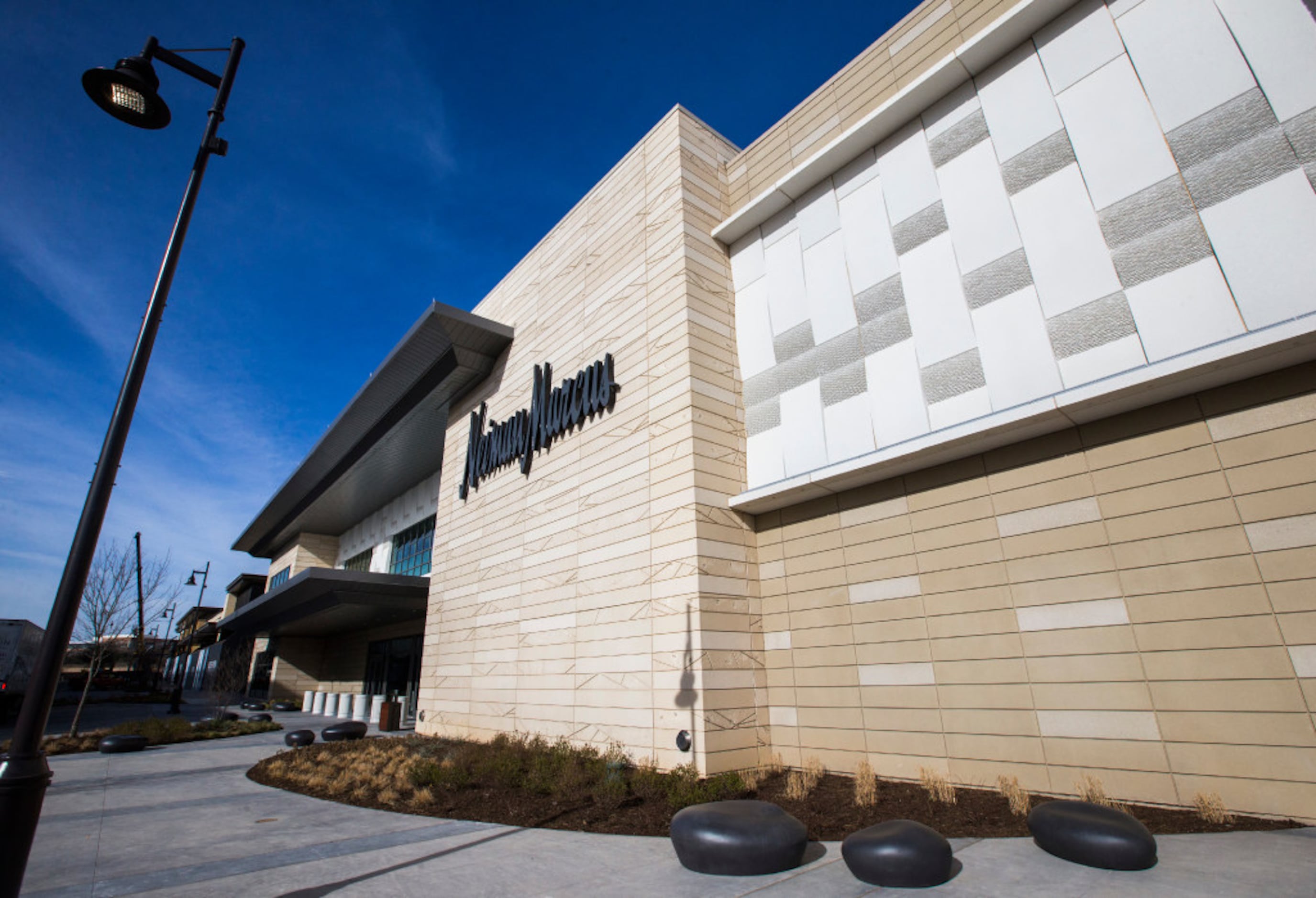 Neiman Marcus Unveils Its Store of the Future in Fort Worth: High-Tech  Features Raise the Bar