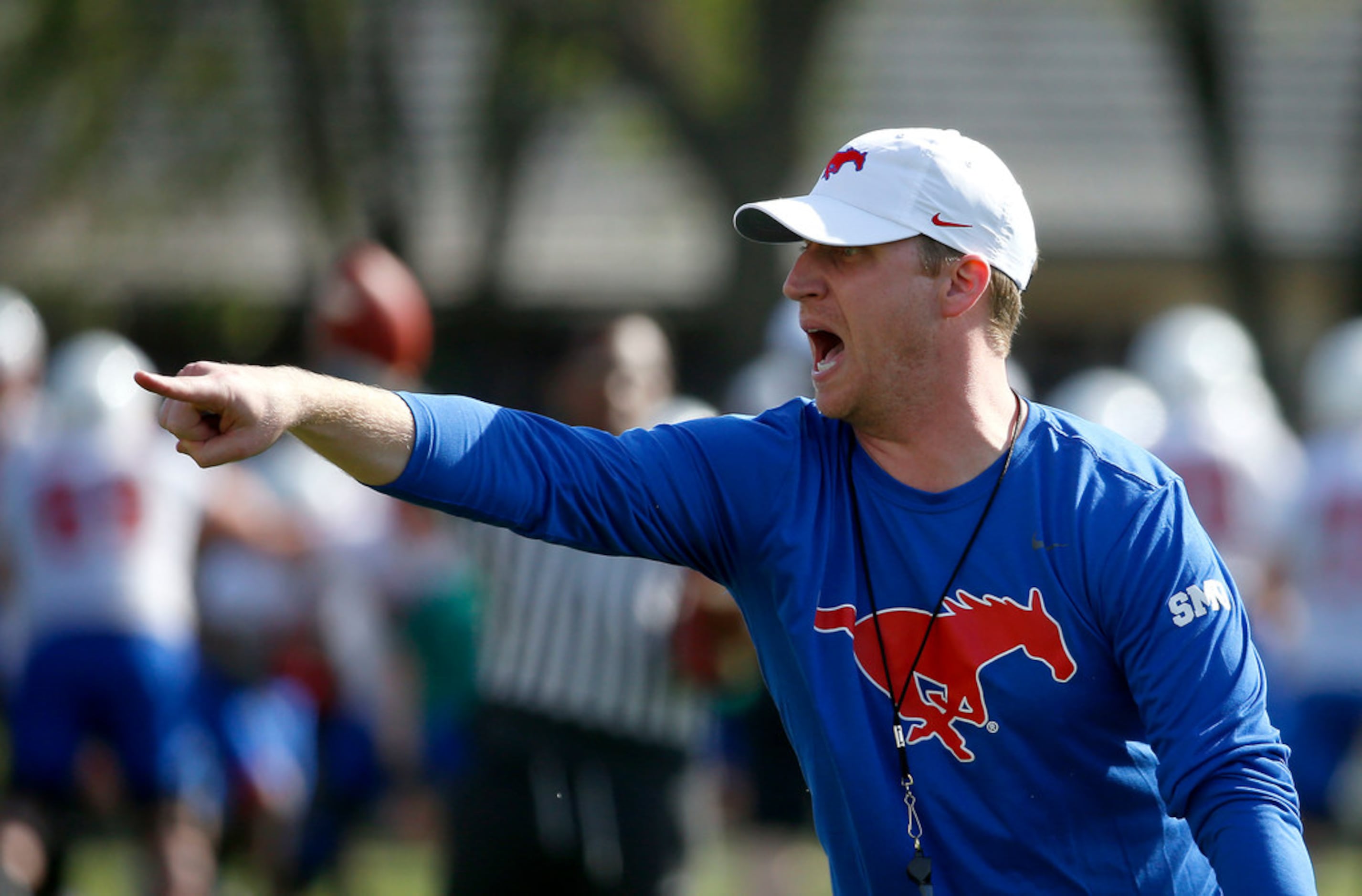 College football: Shane Buechele, Xavier Jones lead No. 16 SMU past Houston  - Los Angeles Times