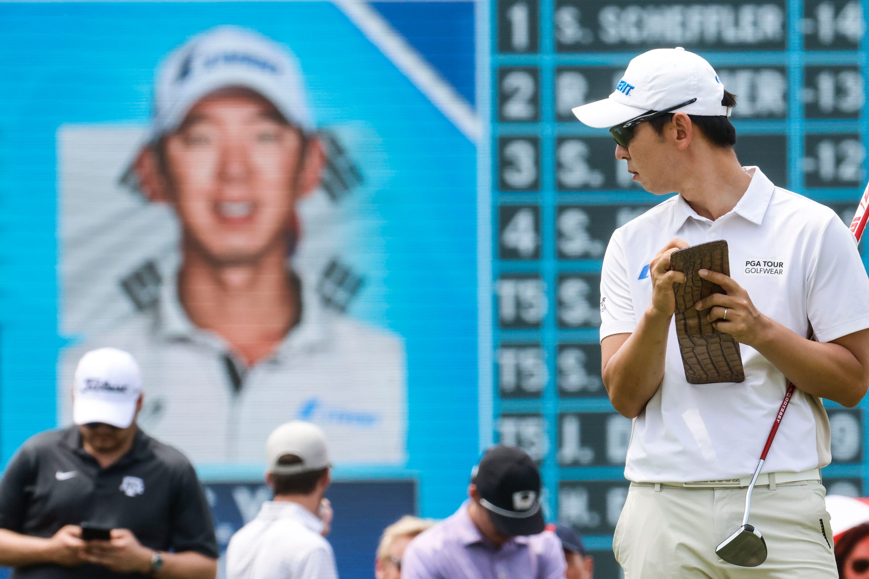 S.Y. Noh of South Korea gets set to putt on the 18th hole during the second round of the...