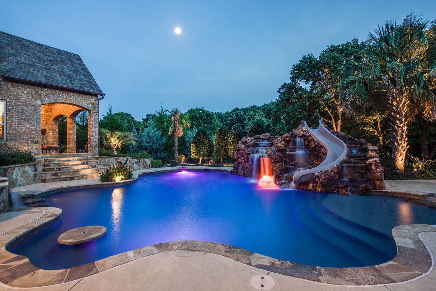 This backyard is a tropical paradise.