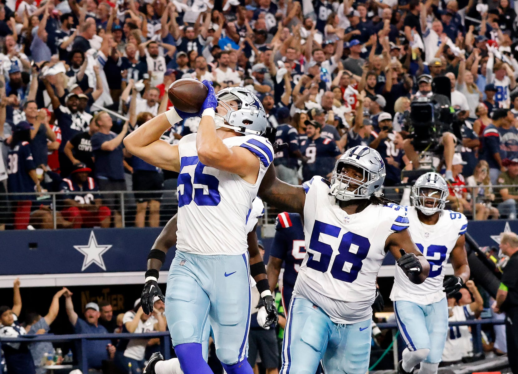 Bouncing back: See photos from Cowboys' Week 4 victory over Ezekiel  Elliott's Patriots