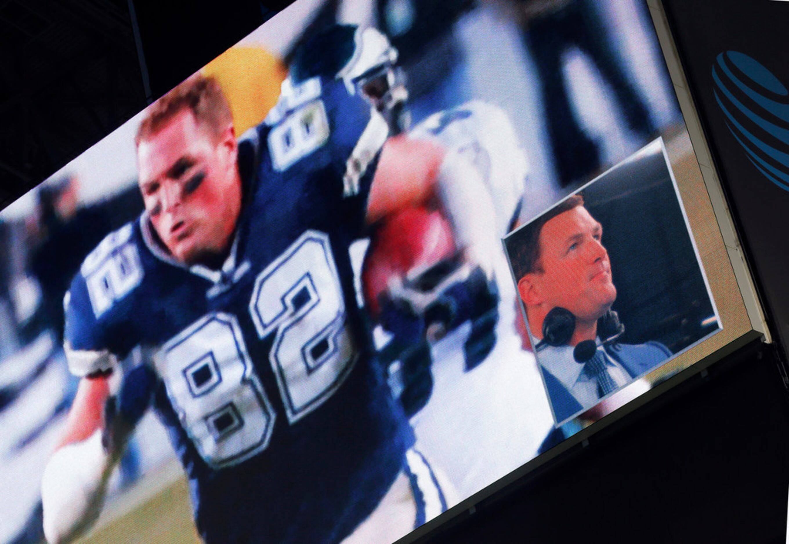 NFL Shop TV Spot, 'Earn Official Gear' Featuring Jason Witten 