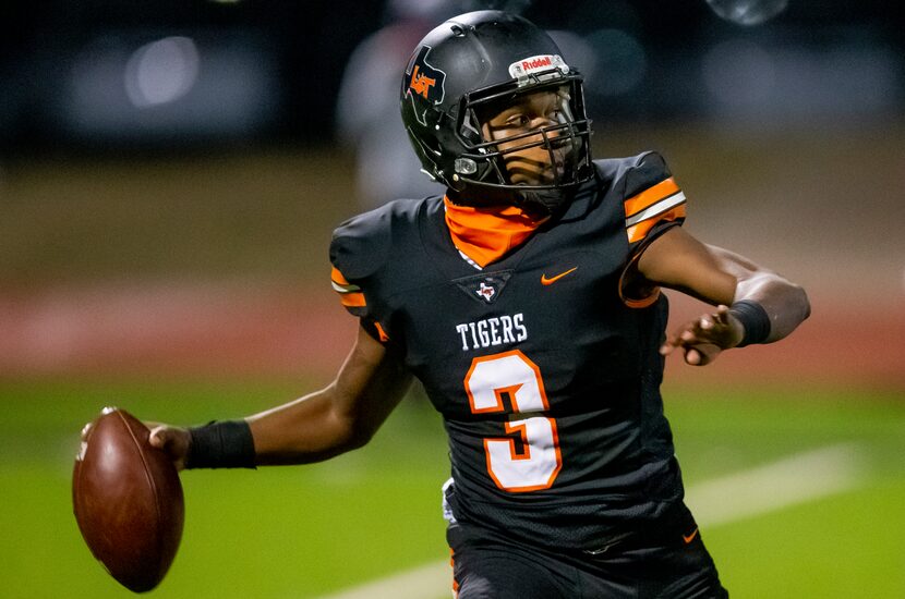 Lancaster junior quarterback Glenn Rice Jr. (3) throws during the first half of a class 5A...