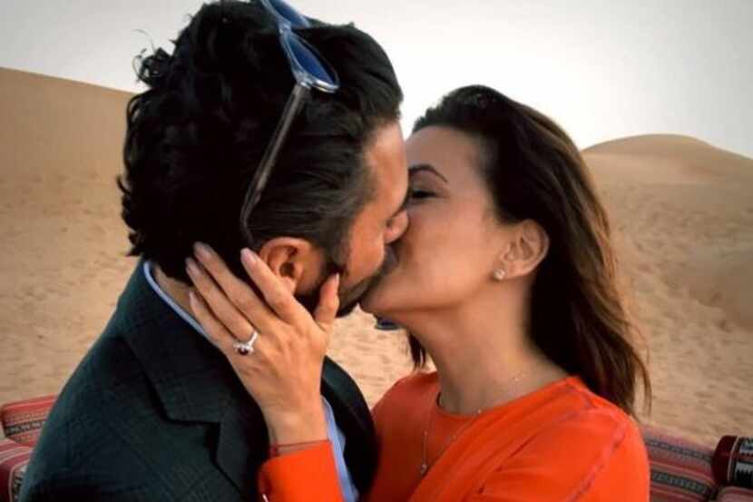 Eva Longoria compartió una foto del anillo de compromiso que le entregó José Bastón en el...