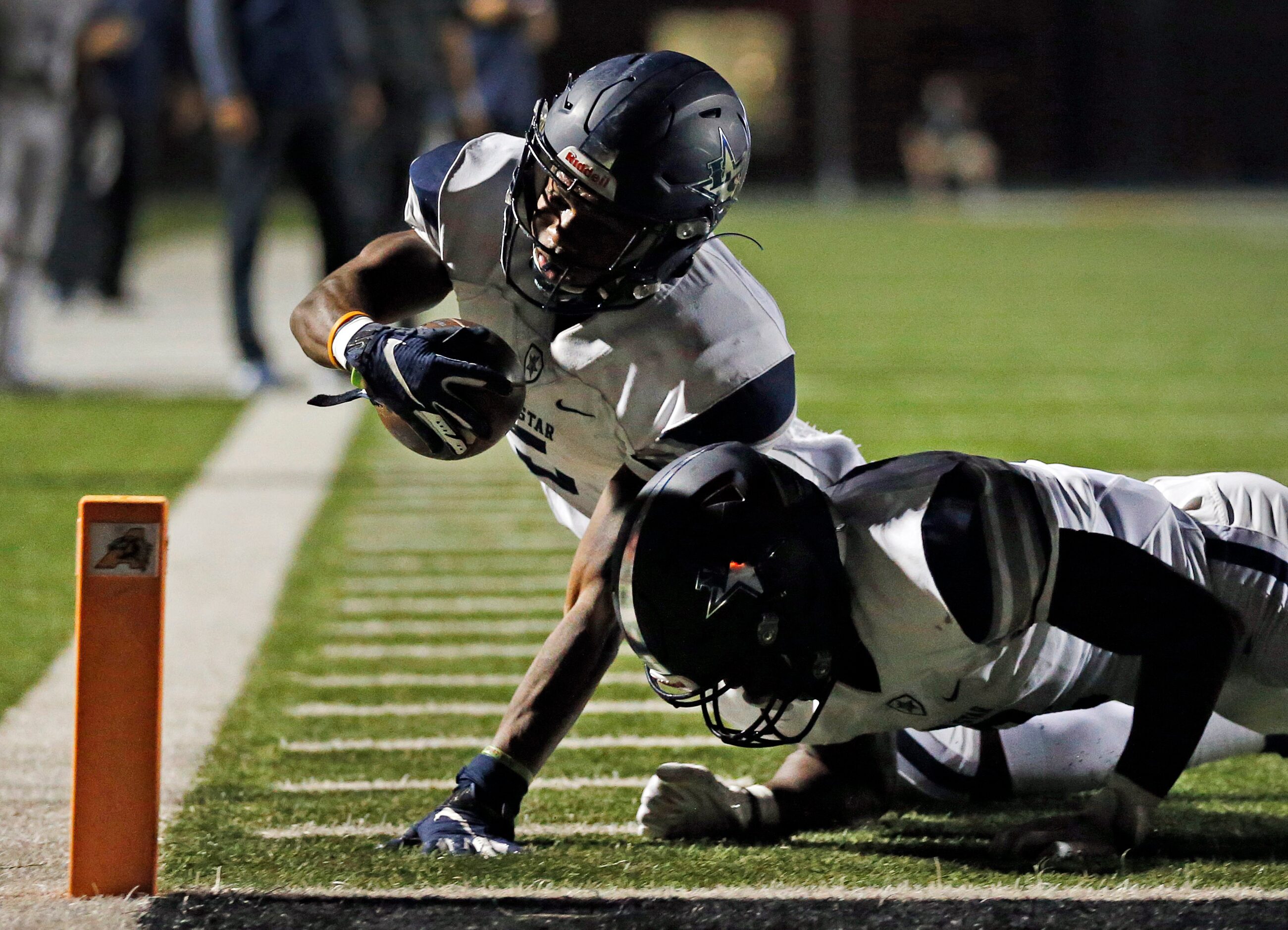 Aledo running back Ryan Williams reaches for the pylon, scoring a first quarter touchdown...