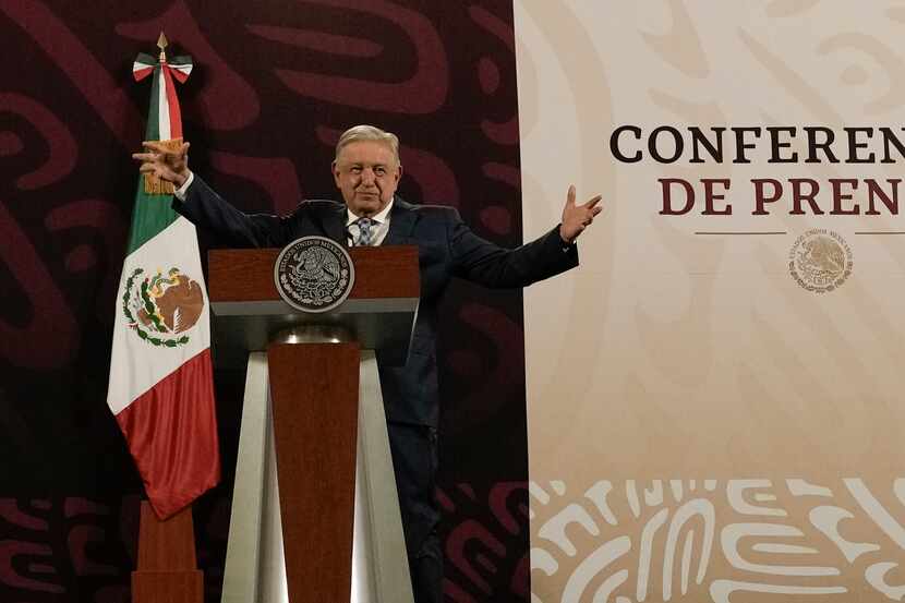 El presidente mexicano Andrés Manuel López Obrador da su conferencia de prensa matutina...