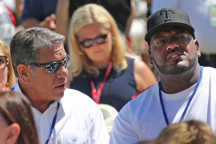 Former Texas Rangers hitting coach Rudy Jaramillo, left, and former outfielder Ruben Sierra...