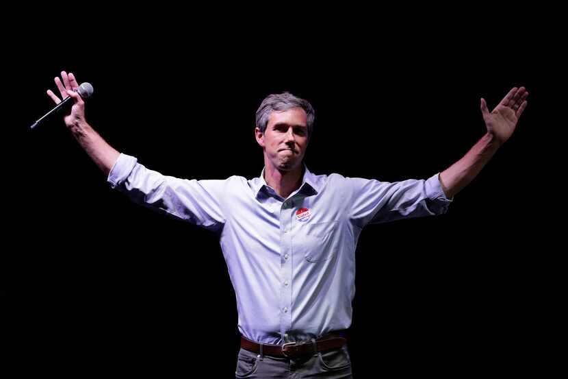 El candidato demócrata Beto O’Rourke dio su discurso de concesión en El Paso, luego de...