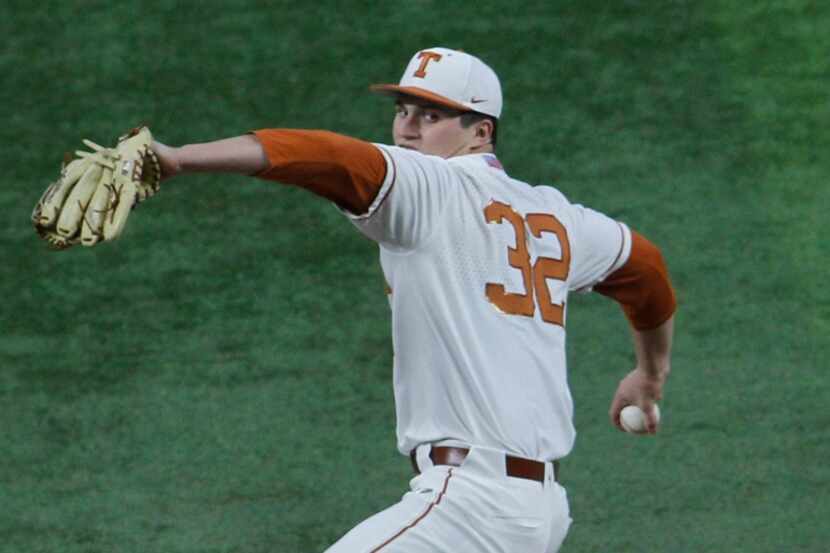 Texas Longhorns pitcher Ty Madden (32) prepares to deliver a pitch to a Mississippi State...