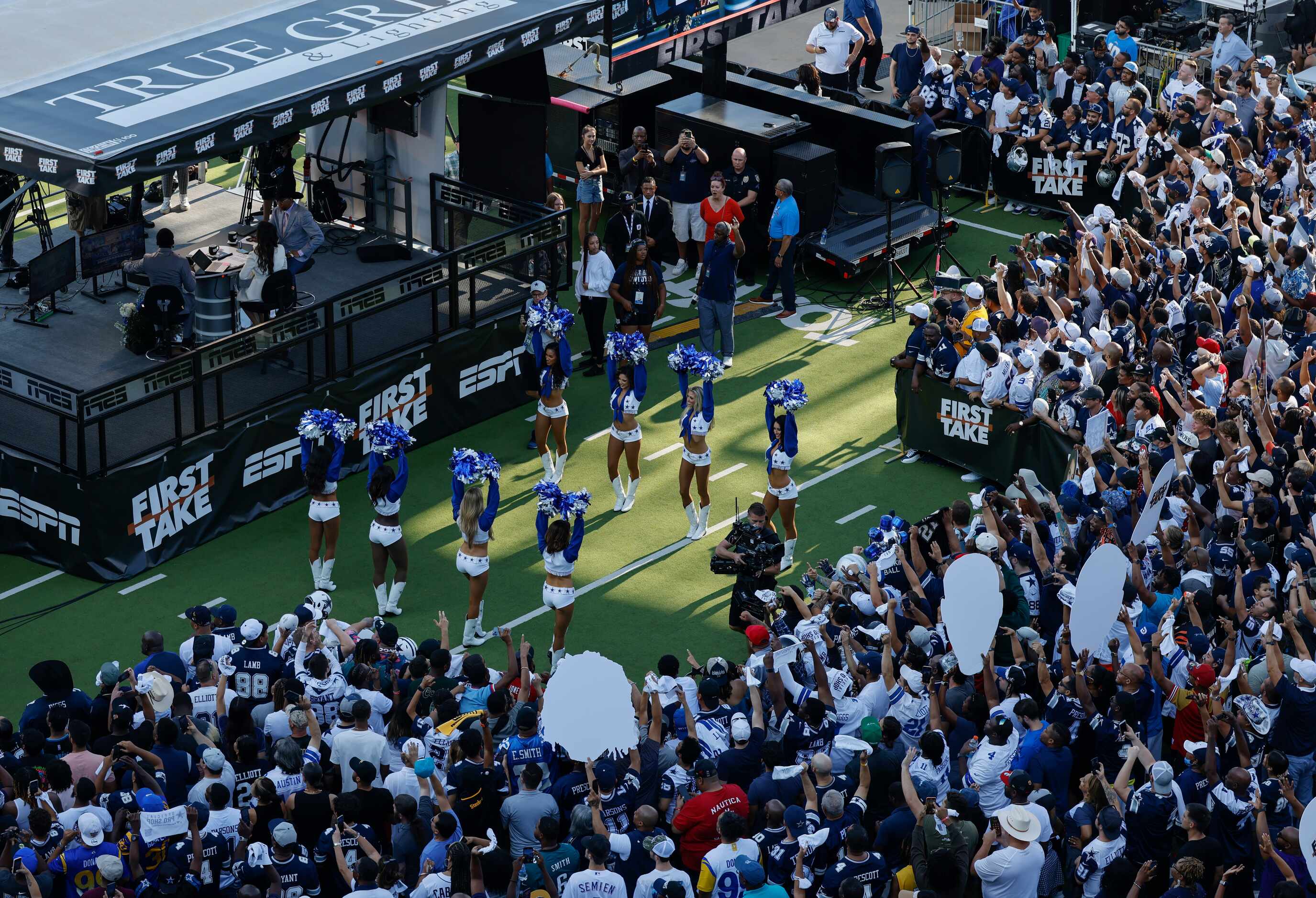 Dallas Cowboys cheerleaders and fans gather and cheer during the recording of ESPN’s First...