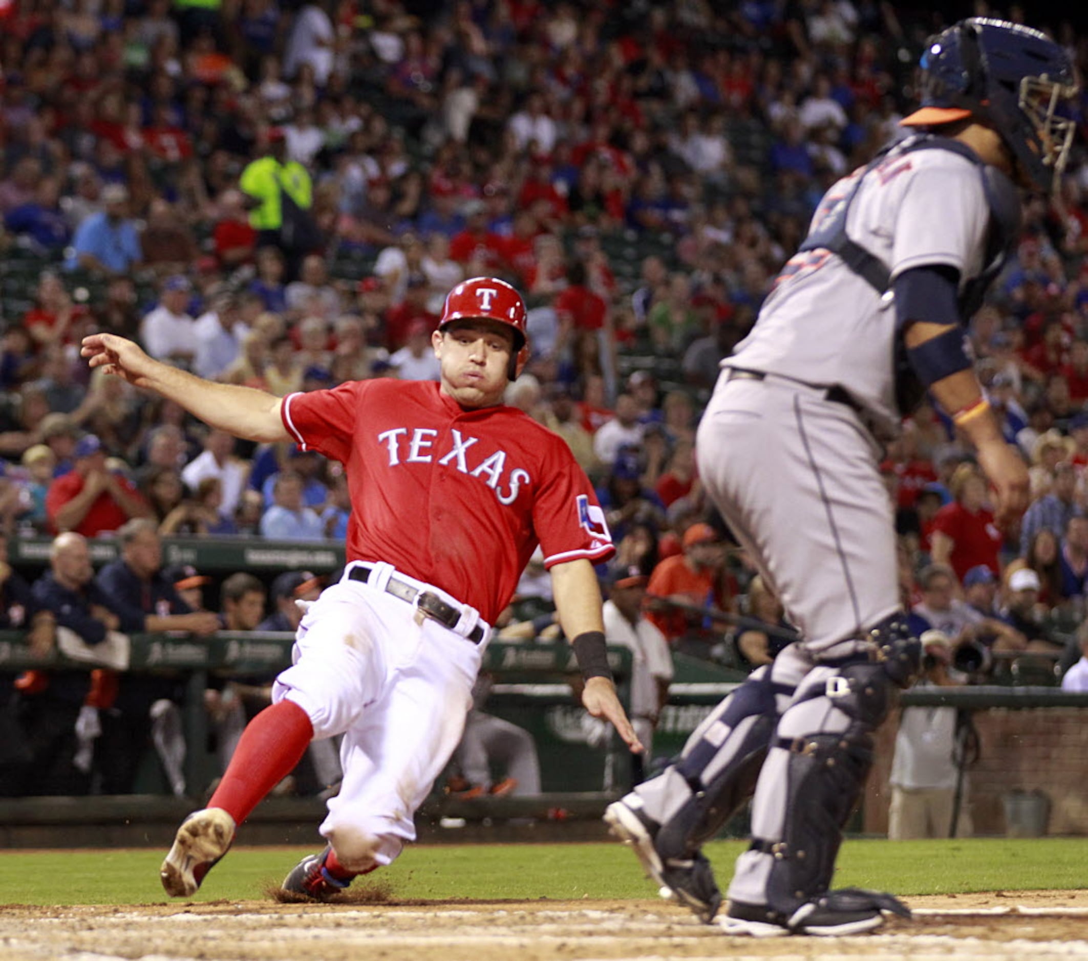 Former Ranger Ian Kinsler agrees to 2-year contract with San Diego