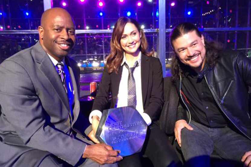 Leland Melvin joined Jessica Chobot and Fon Davis as judges for ABC's "BattleBots"....