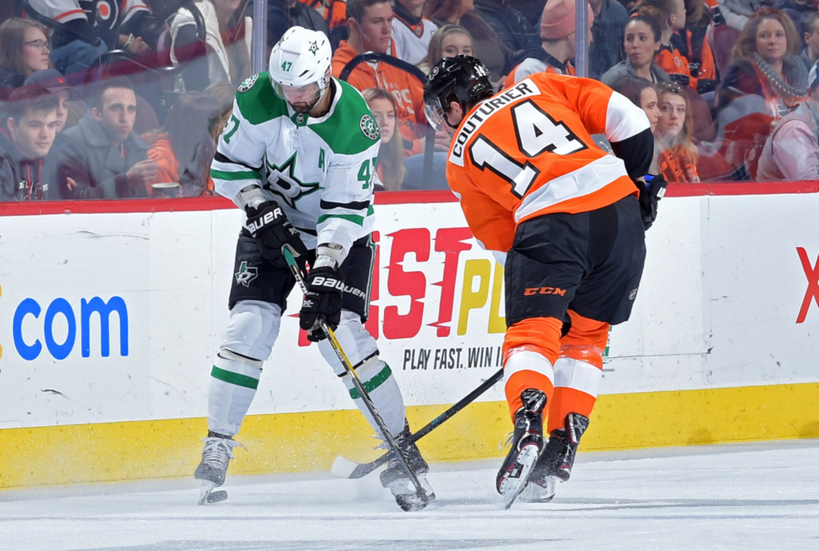 PHILADELPHIA, PENNSYLVANIA - JANUARY 10: Sean Couturier #14 of the Philadelphia Flyers...