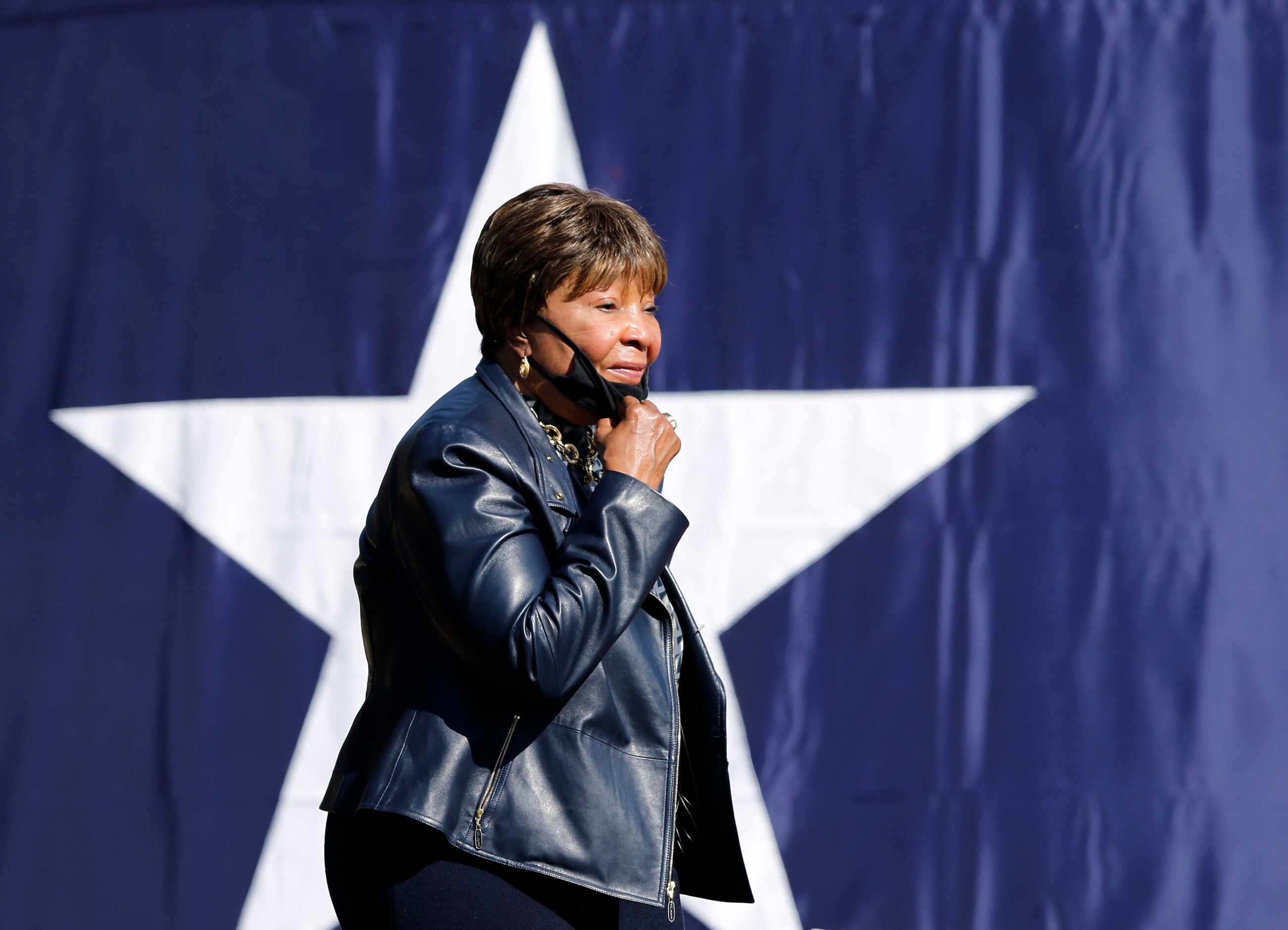 Eddie Bernice Johnson, the U.S. Representative from Texas' 30th District, takes off her mask...