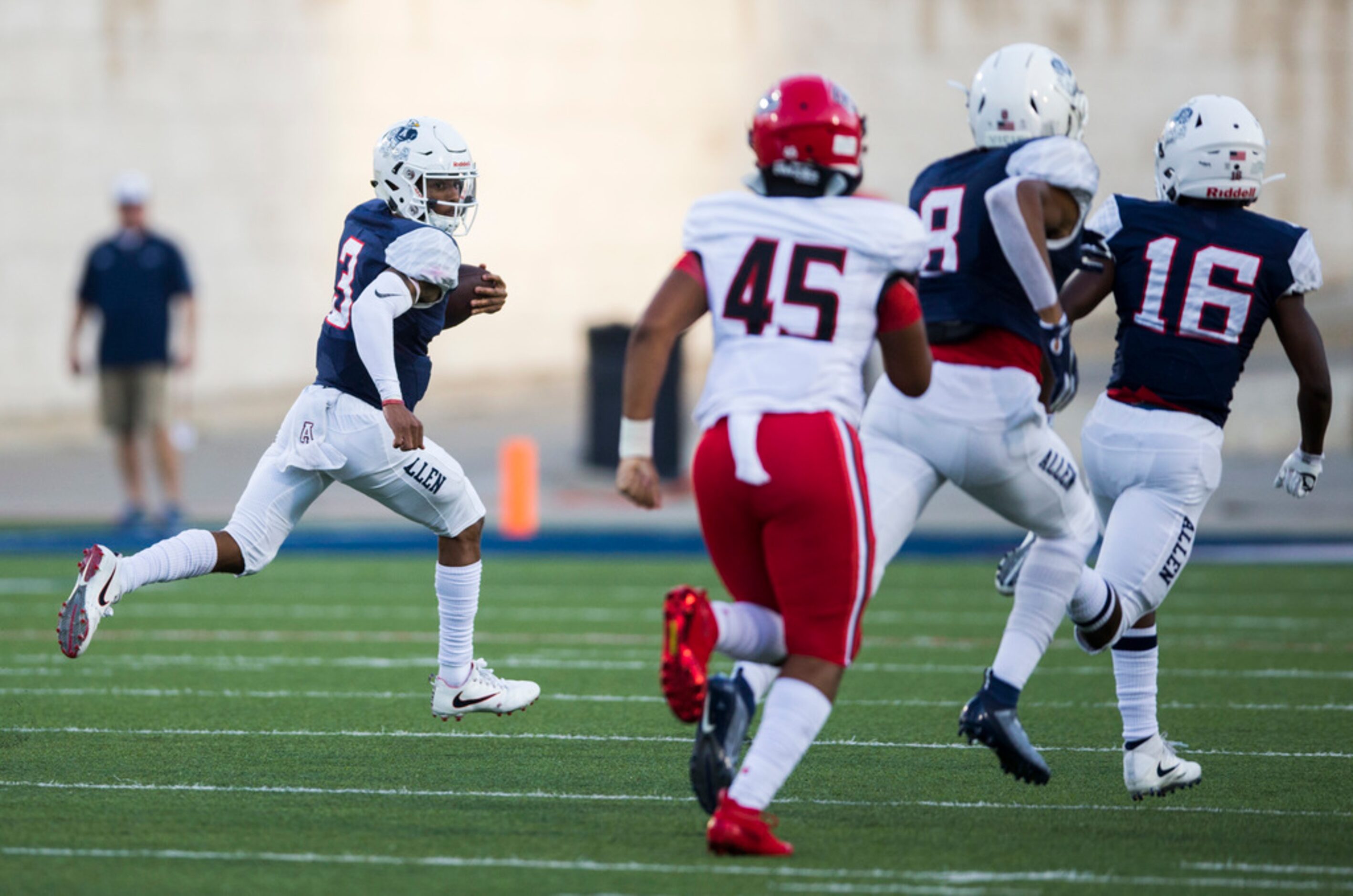 Allen quarterback Raylen Sharpe (3) runs the ball to the end zone for a touchdown during the...