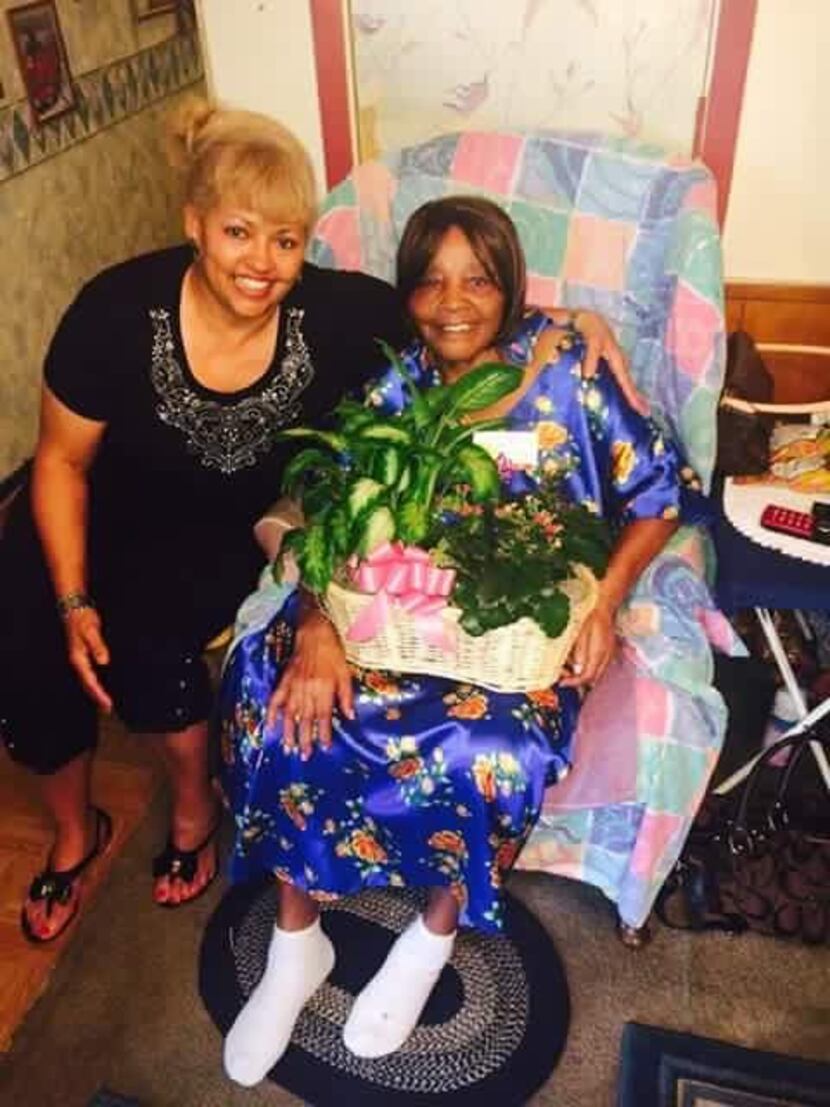 Donna Clemons with her mother, Gertrude Green.