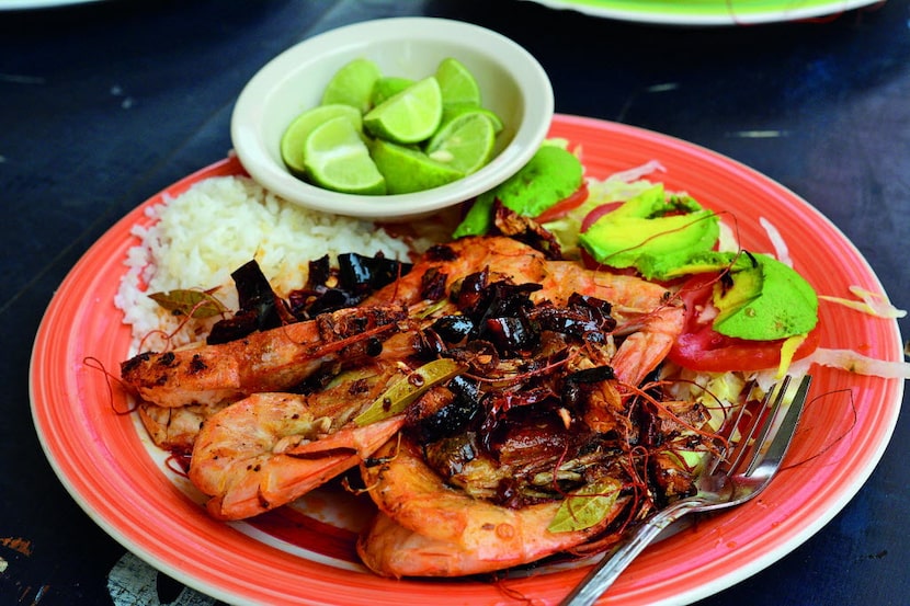 Camarones al Ajillo (shrimp with garlic and chile)