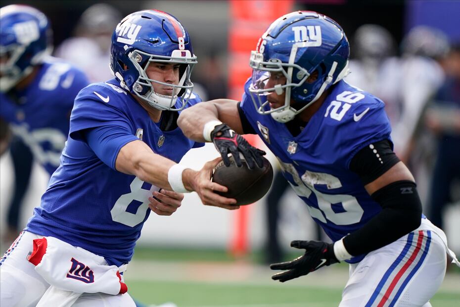 New York Giants give QB Daniel Jones 4-year, $160M deal, tag RB