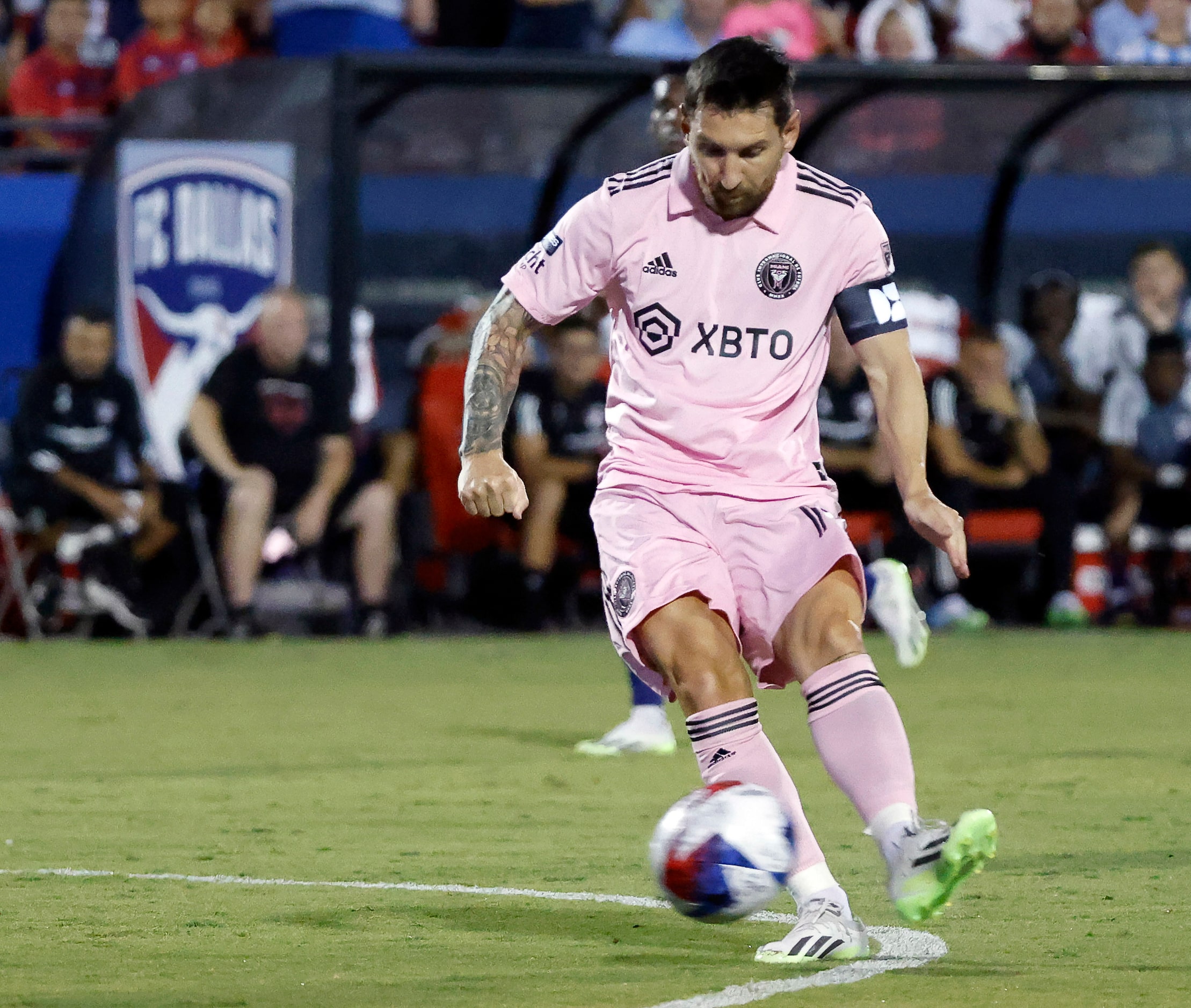 Inter Miami’s Lionel Messi (10) shoots and scores a first half goal against FC Dallas in a...