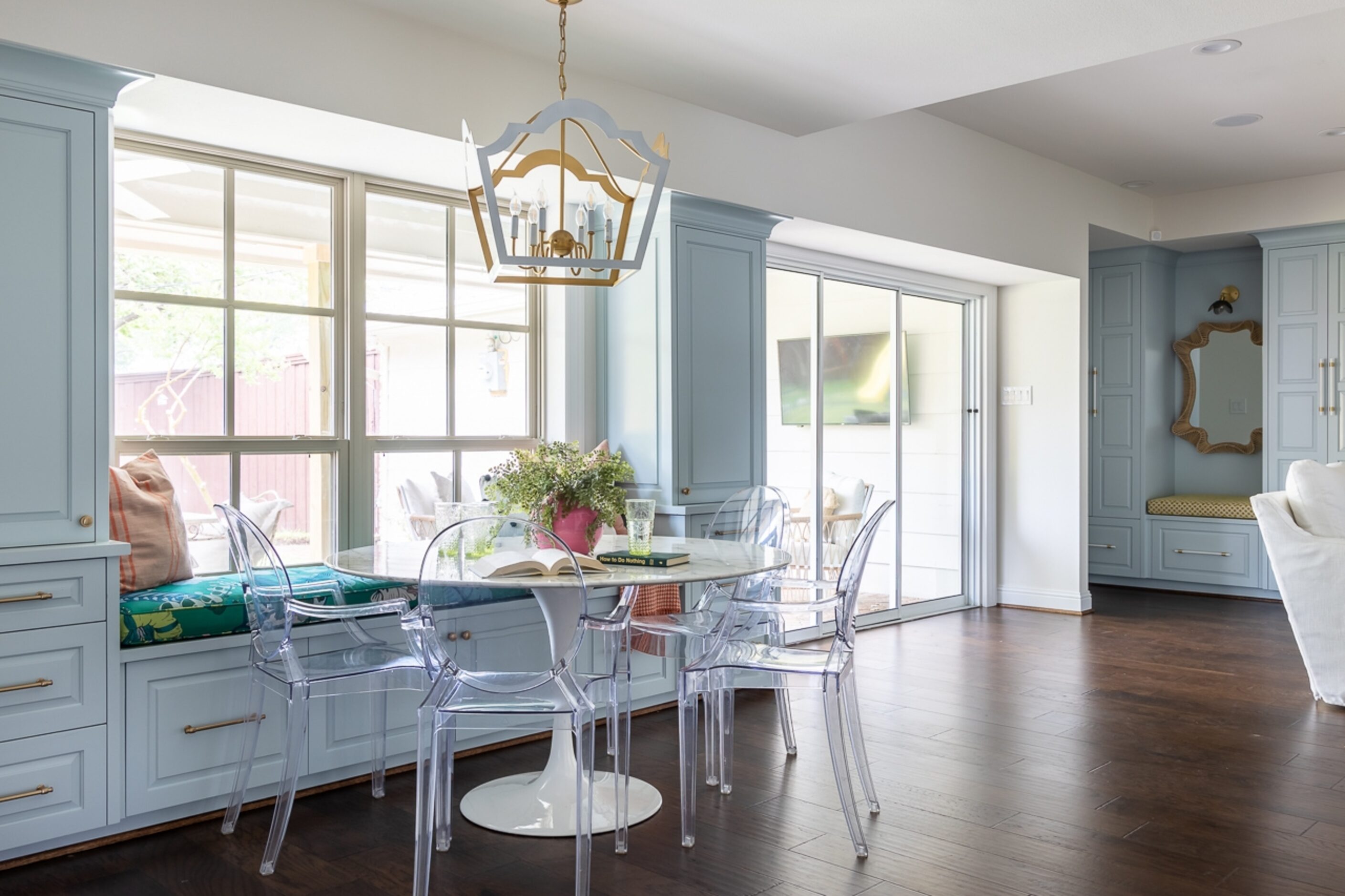 Breakfast nook and mud room