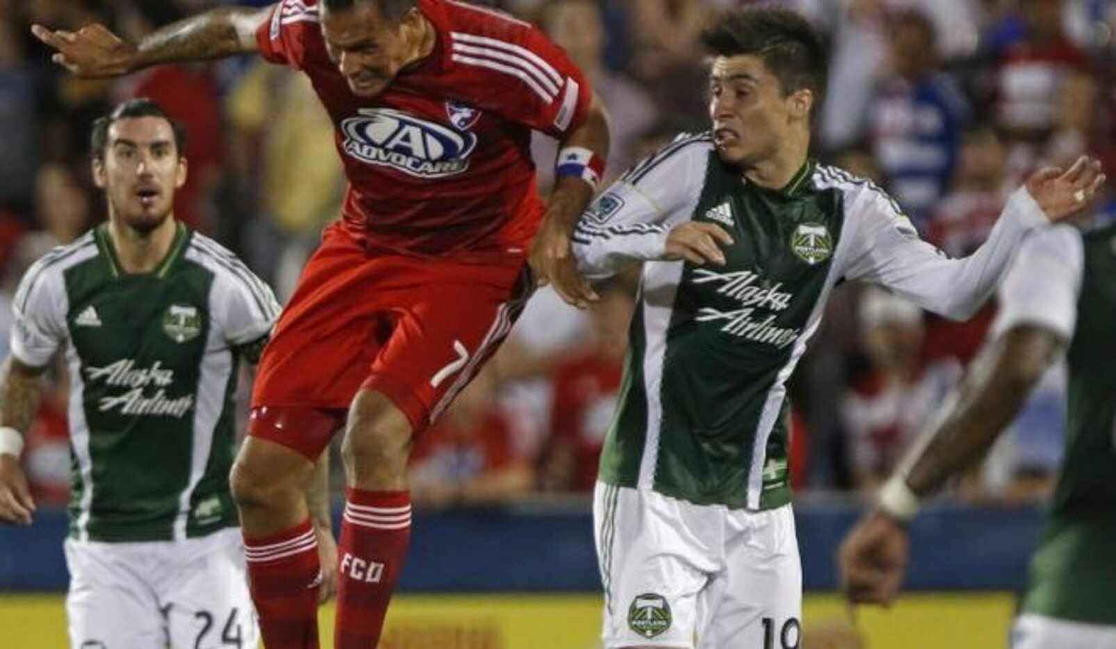 El delantero Blas Pérez (7) y el FC Dallas cayeron 2-0 ante los Timbers el sábado en Frisco....