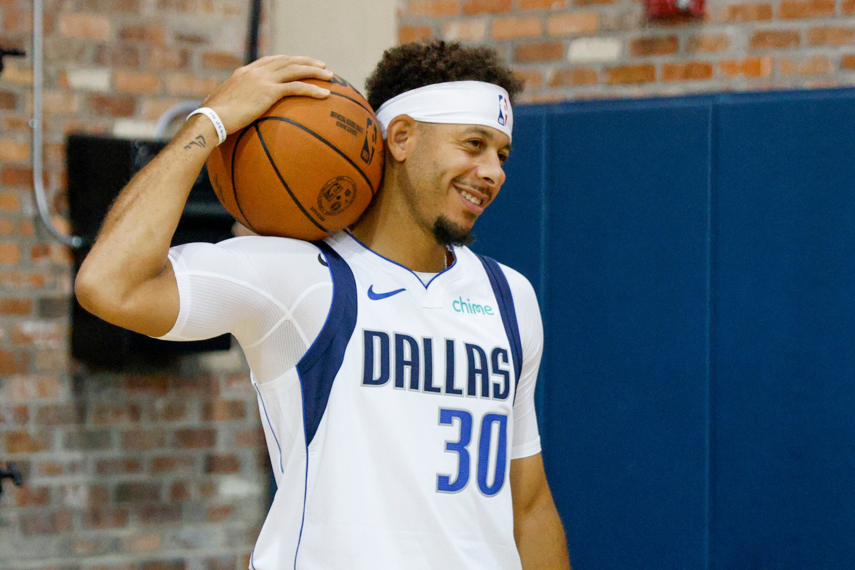 Say cheese: See photos from Dallas Mavericks media day