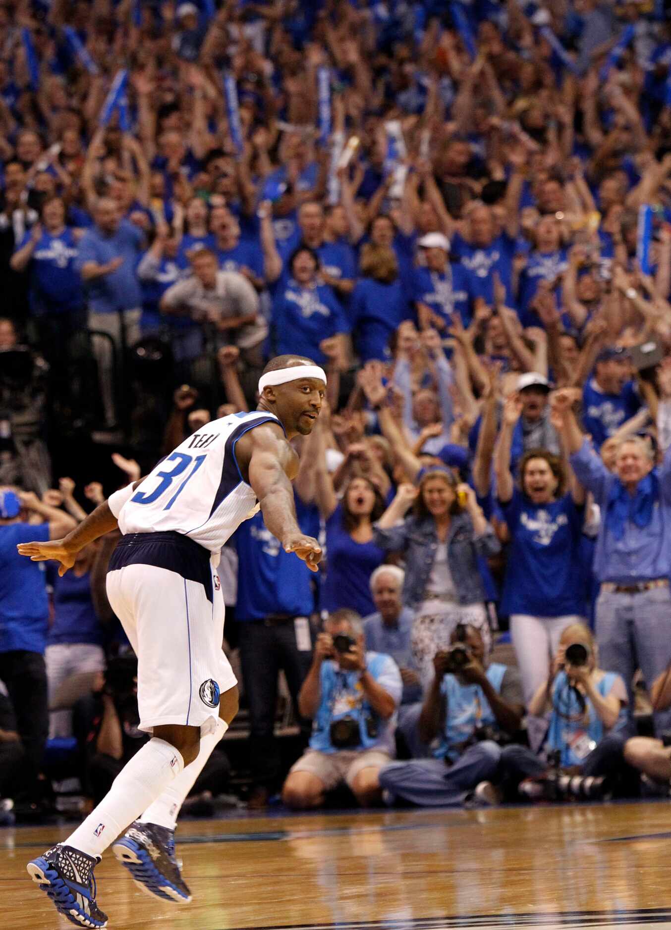 Dallas Mavericks shooting guard Jason Terry (31) celebrates hitting a clutch three at the...