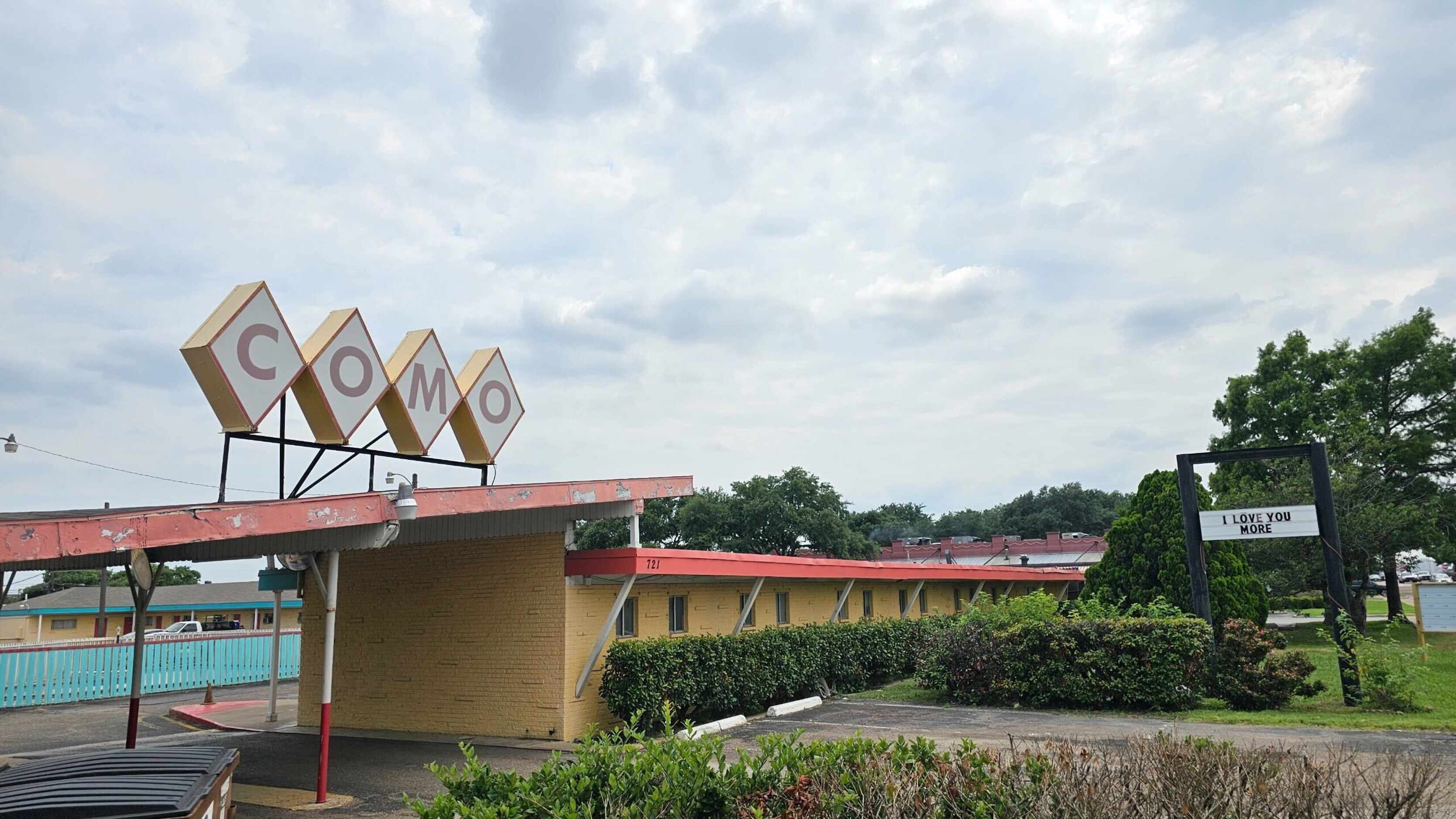 How the Como Motel in Richardson became a local landmark with help from  Candy Montgomery