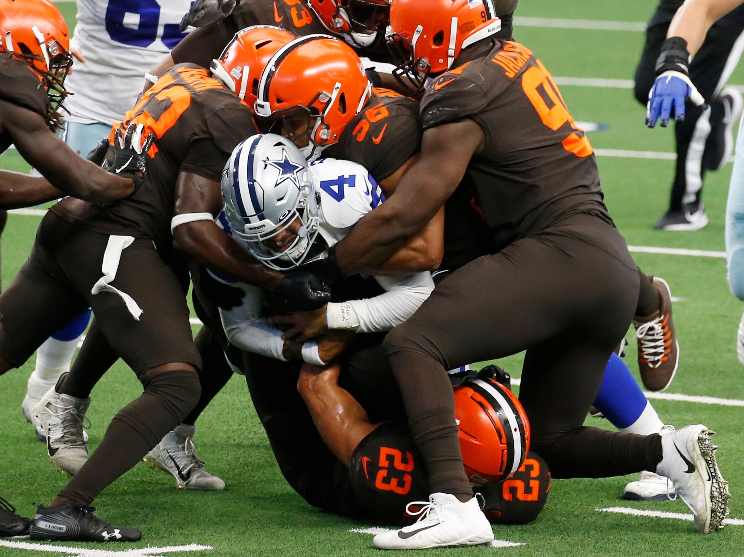 Cleveland Browns' Myles Garrett aims to put on show vs. Dallas Cowboys