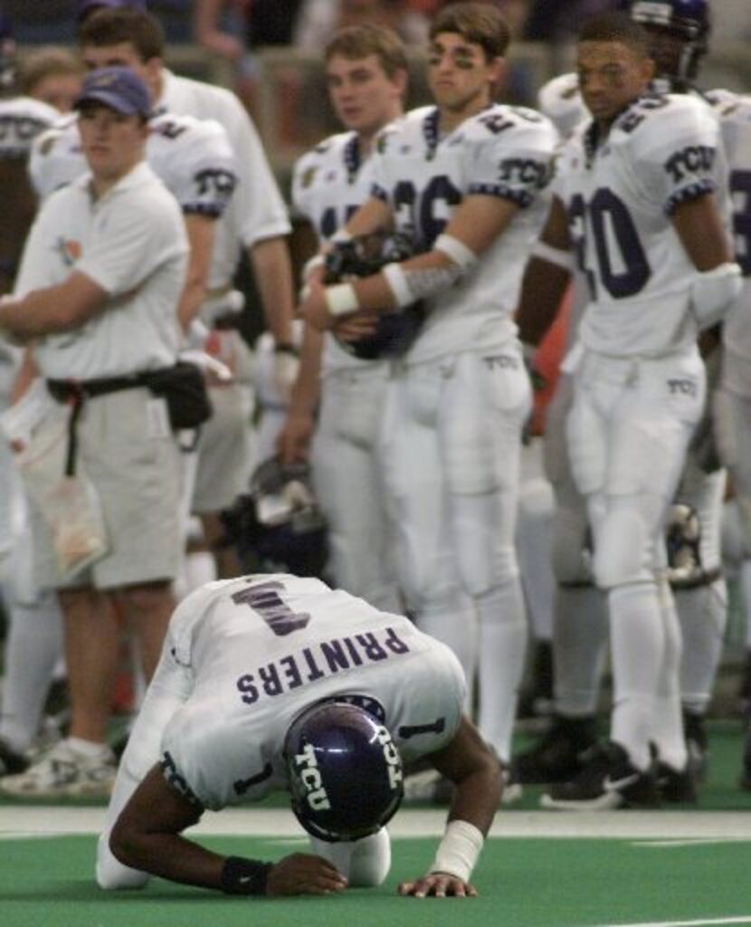 12/28/01-- Galleryfurniture.com Bowl--Houston Astrodome--Texas A&M Aggies vs. TCU Horned...