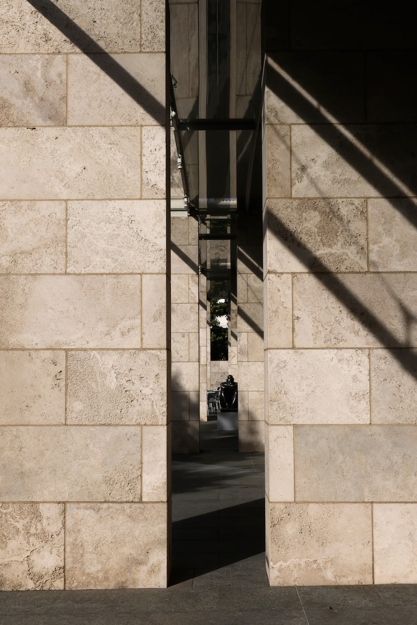 Artificially weathered piers along the Nasher's rear facade. 