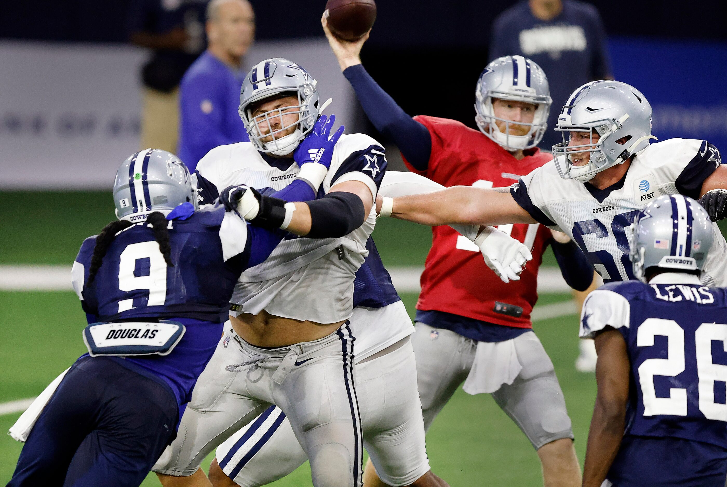 Dallas Cowboys tackle Brandon Knight (69) blocks linebacker Jaylon Smith (9) as quarterback...