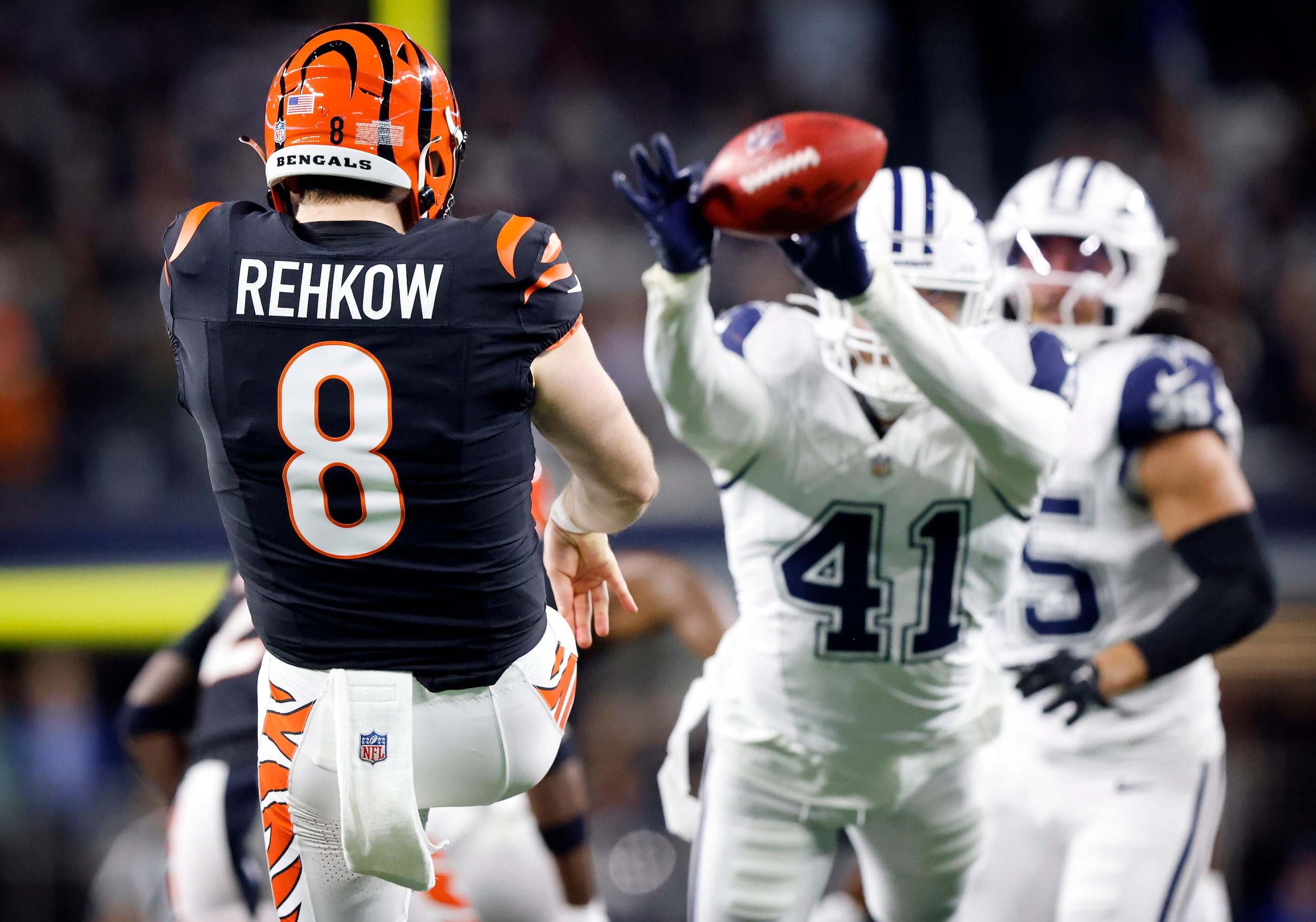 Dallas Cowboys linebacker Nick Vigil (41) blocks a fourth quarter punt of Cincinnati Bengals...