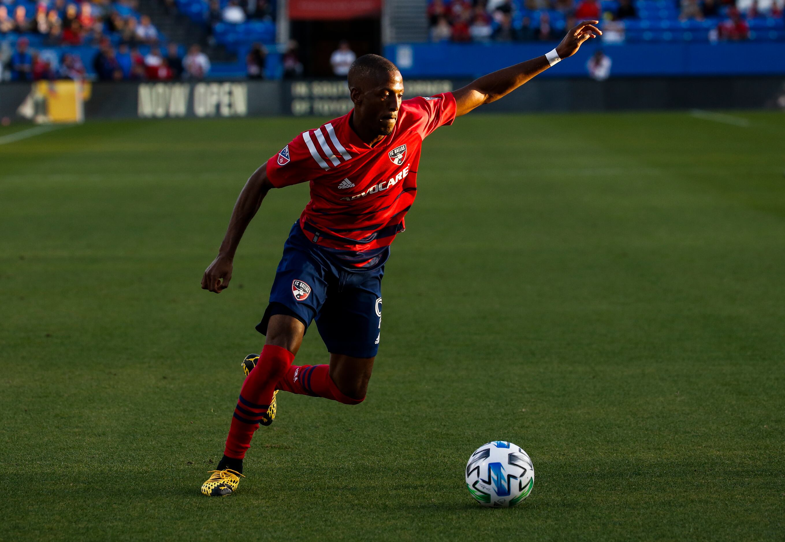 FC Dallas attacker Fafa Picault (9) makes a pass during the first half of an MLS soccer...