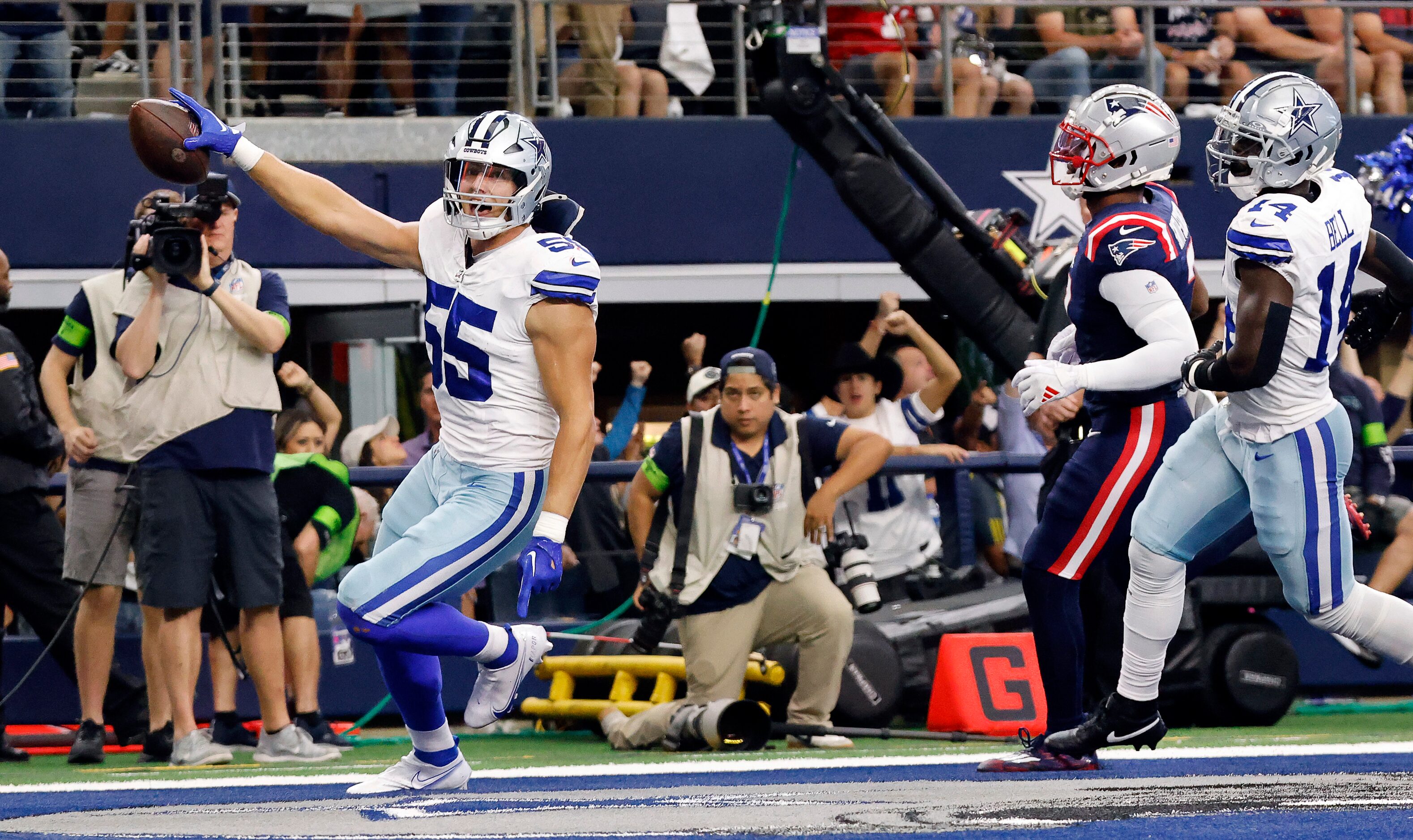 at AT&T Stadium in Arlington, October 1, 2023.