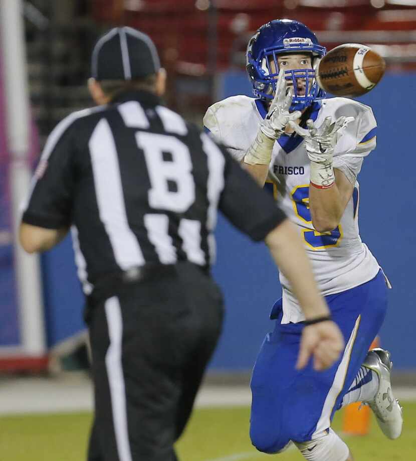 Frsico senior wide receiver Grayson Thorburn (19) catches a pass in the end zone for a...