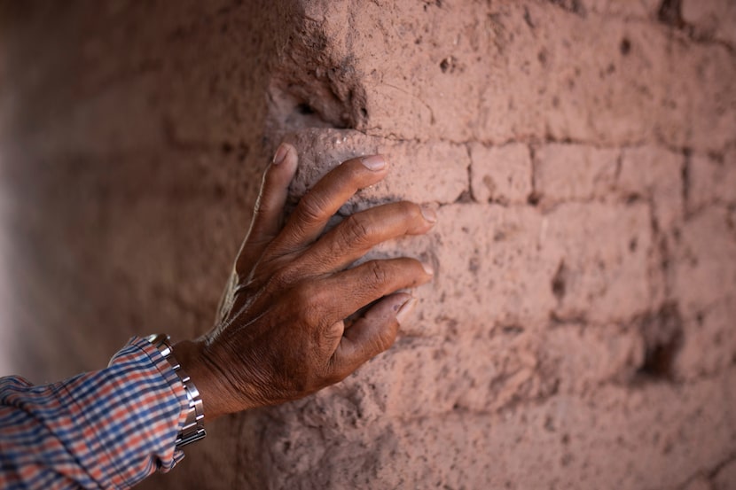 Un hombre de 70 años que no quiere revelar su identidad comparte su historia tras escapar...