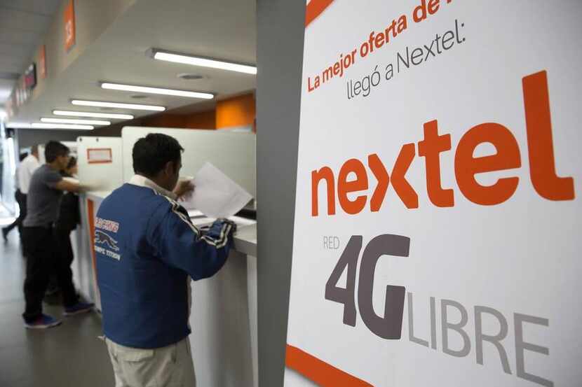 La compañía AT&T con sede en Dallas adquirió este año Nextel, una proveedora de servicios de...