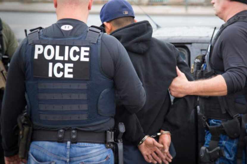 La separación de familias provocó una discusión política sobre la existencia de ICE.
