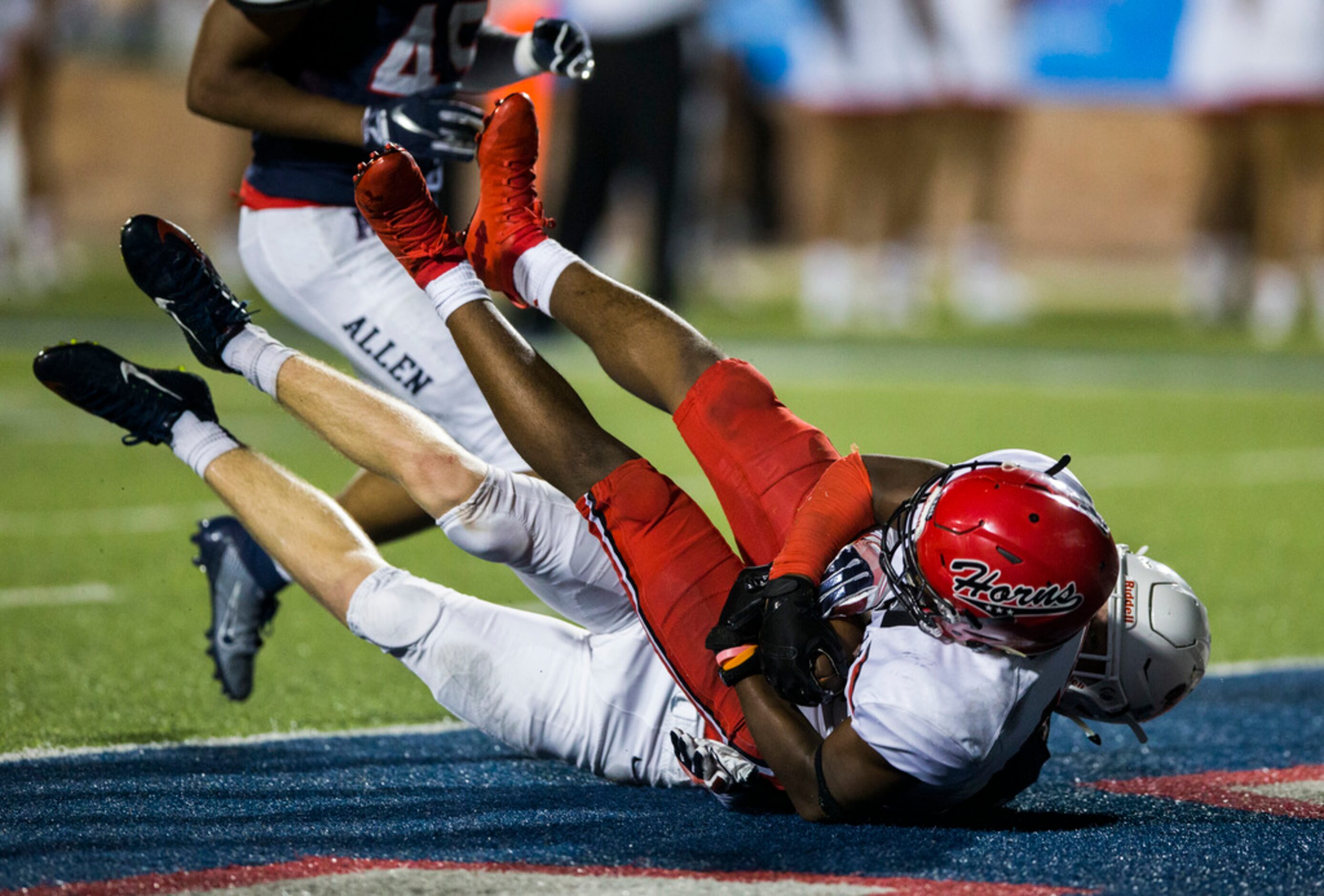 Allen linebacker Jett Waters (17) tackles Cedar Hill running back Corie Allen (10) as Allen...