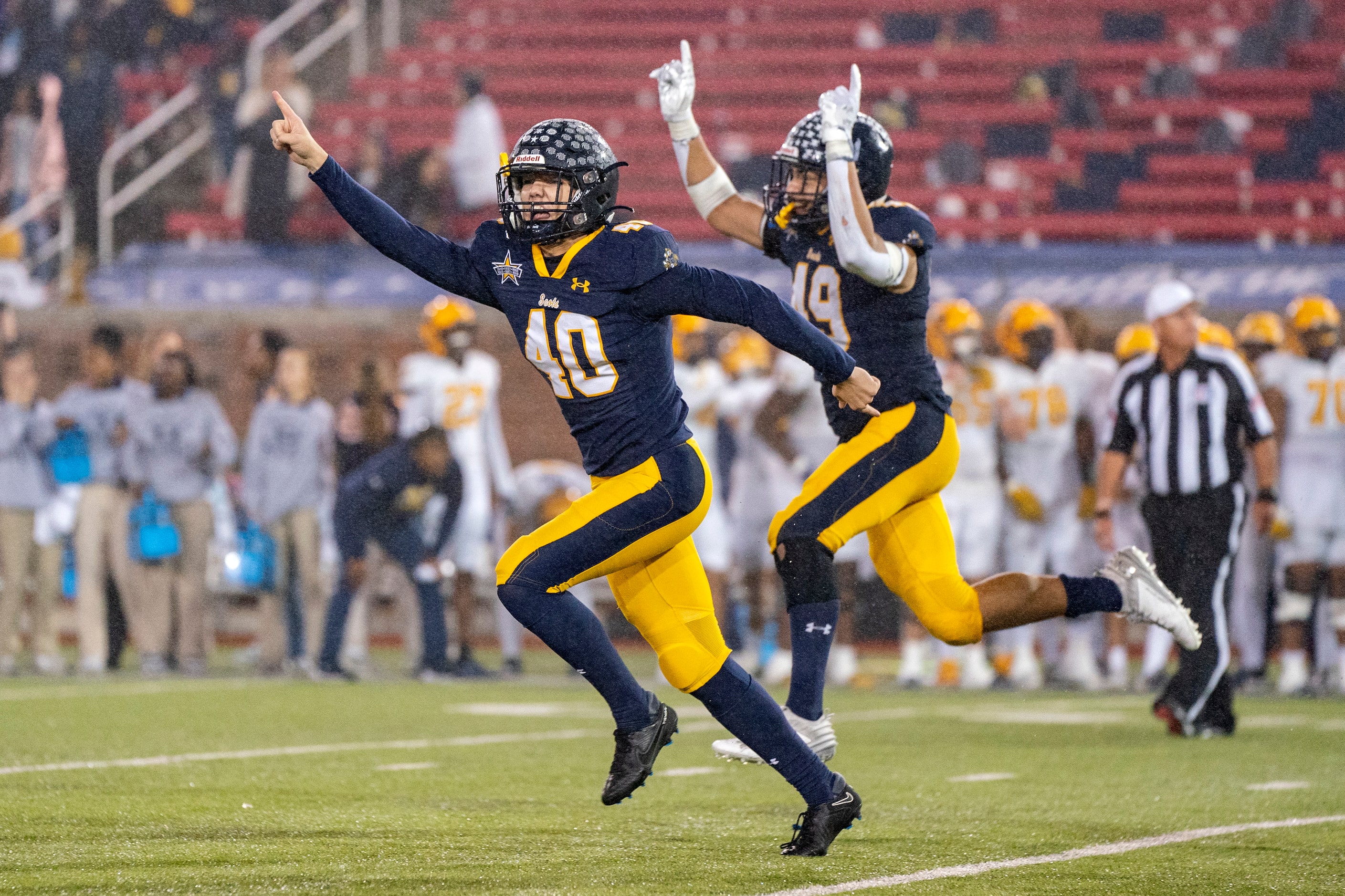 Highland Park senior kicker Nicholas Rigas (40) celebrates his game-winning last-second...