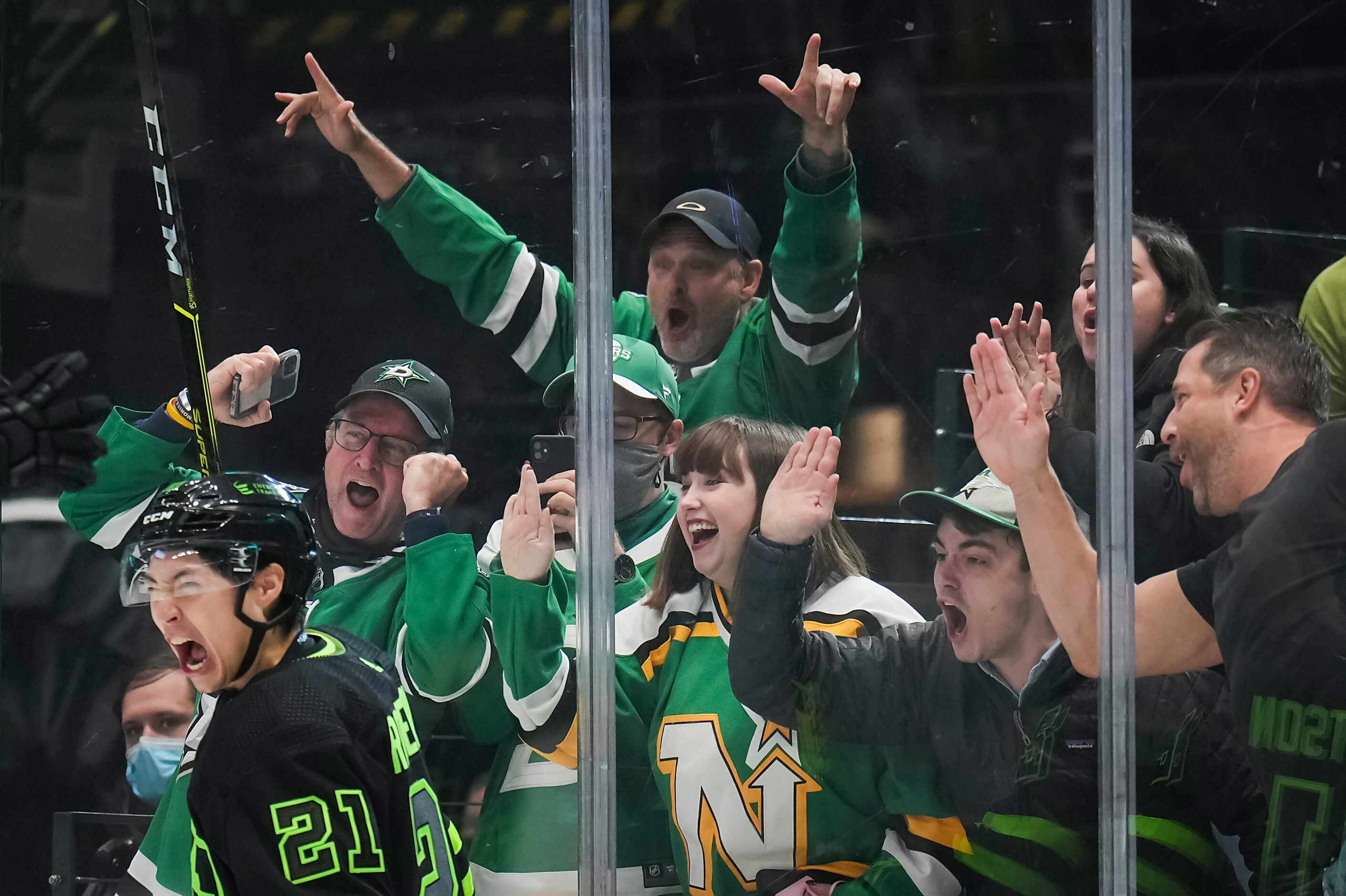 Dallas Stars left wing Jason Robertson (21) celebrates after scoring during the first period...