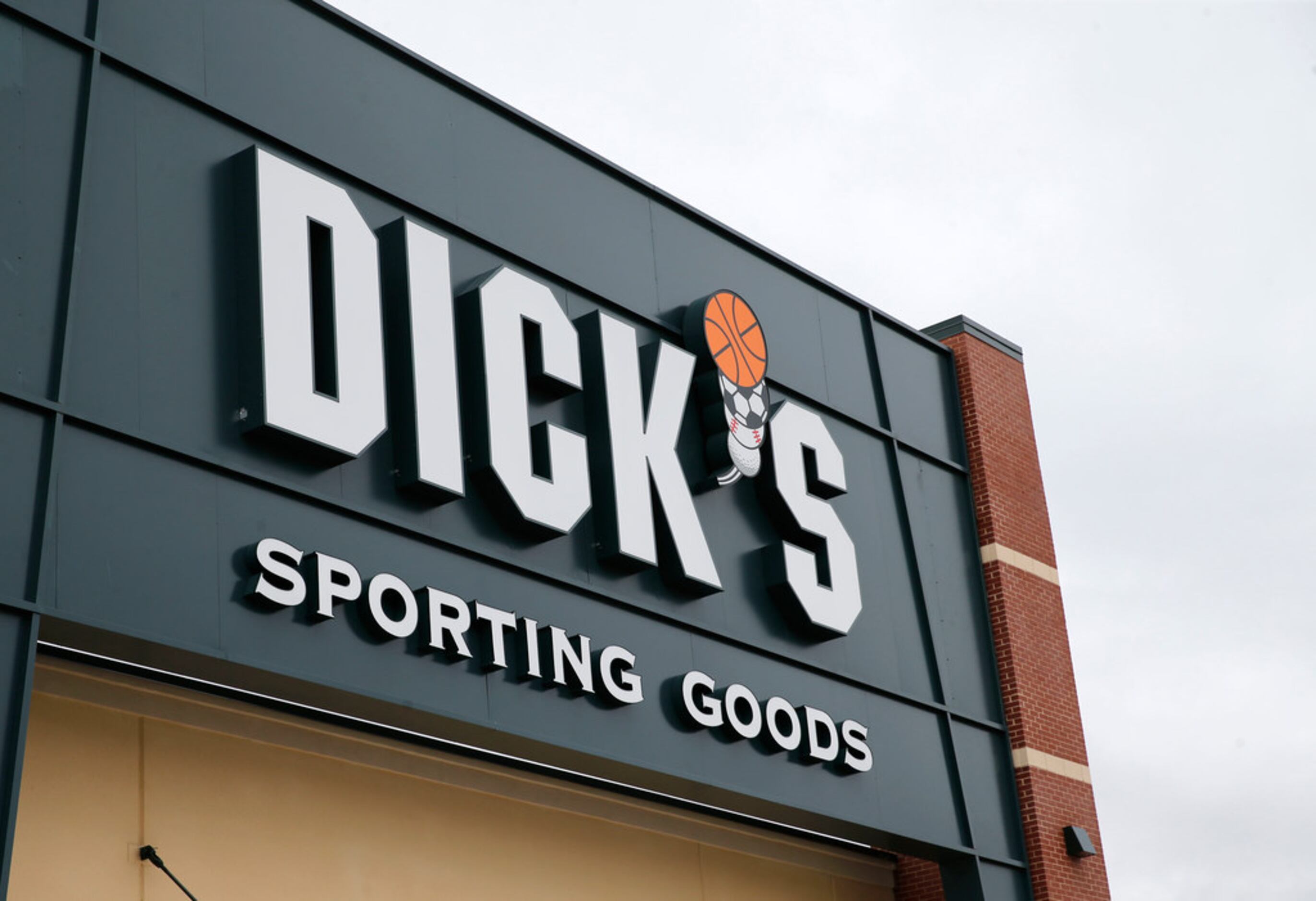 DICK'S Sporting Goods Hours, Locations & Stores