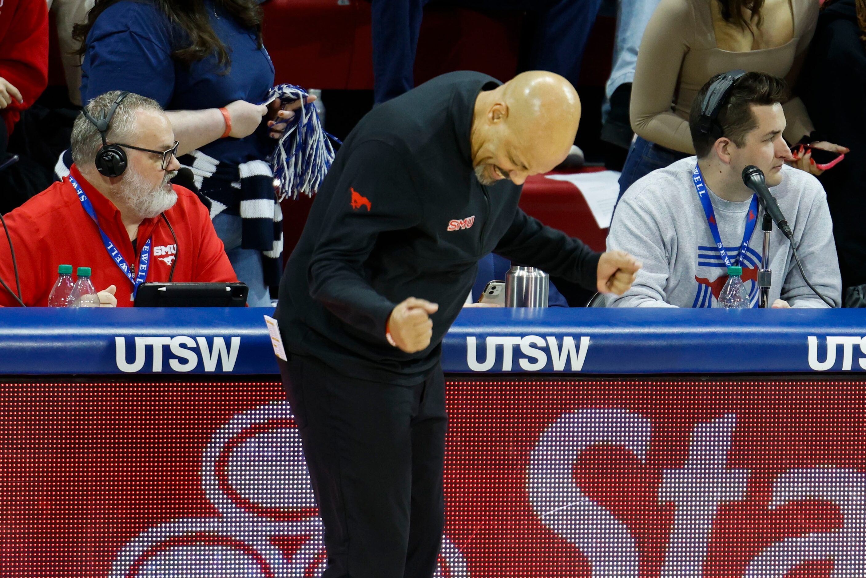 Southern Methodist  head coach Rob Lanier reacts to a play during the second half of a...