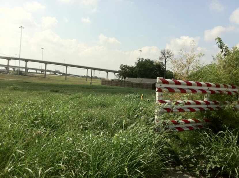 

 
LBJ Freeway at Interstate 30: John Wiley Price is listed as half-owner of this vacant...