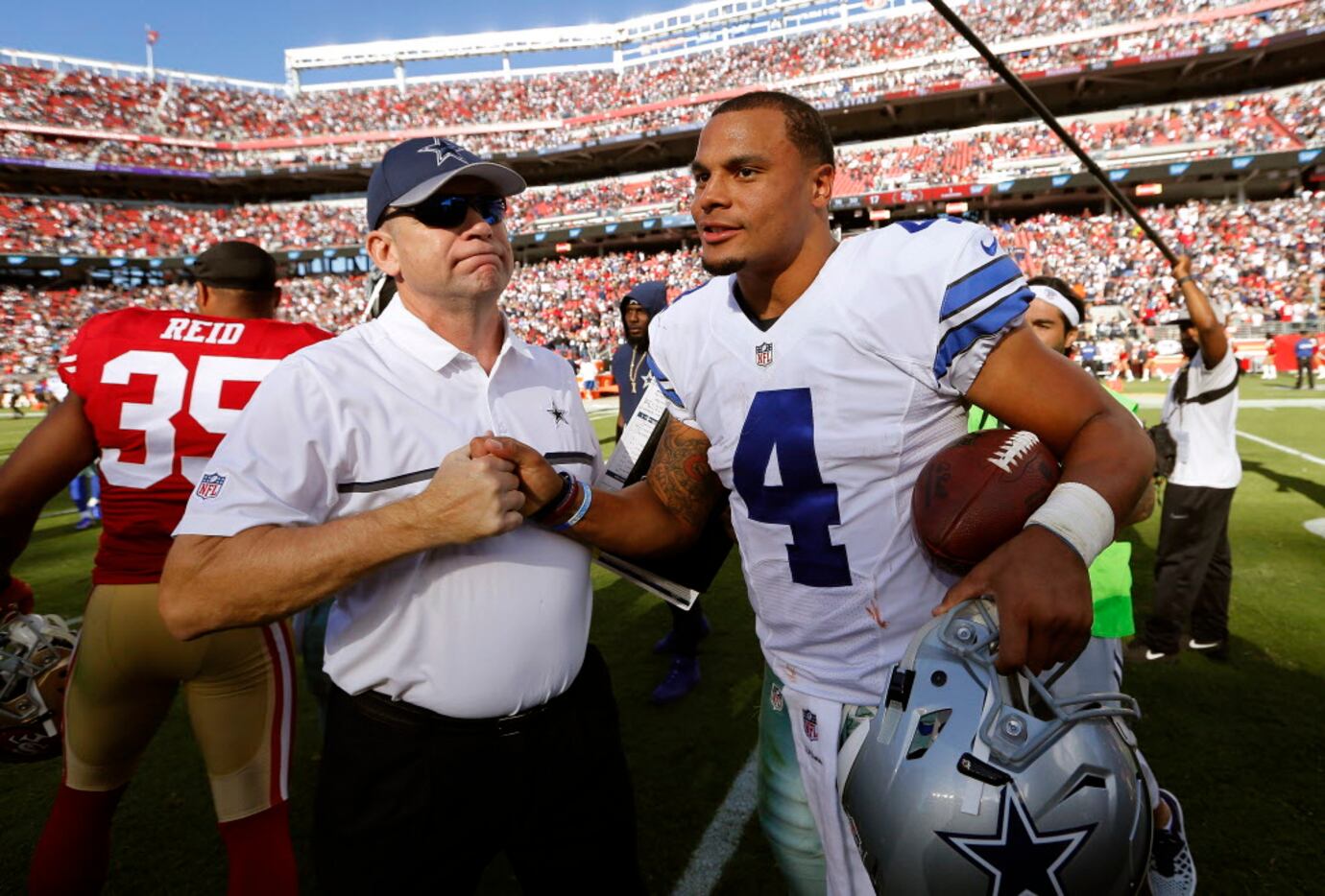 Look: Erin Andrews Uses 3 Words To Describe The Cowboys-49ers Game