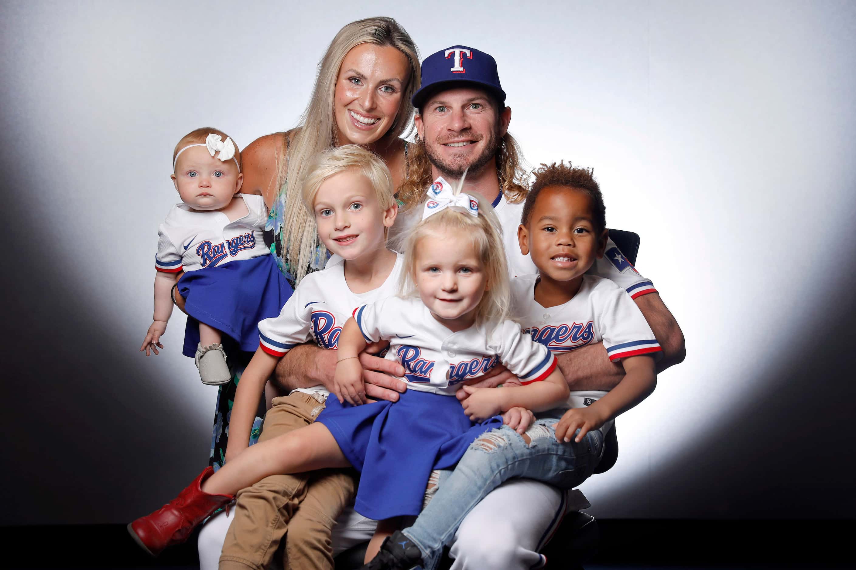 Texas Rangers Travis Jankowski pictured with his wife Lindsey and children (from left)...
