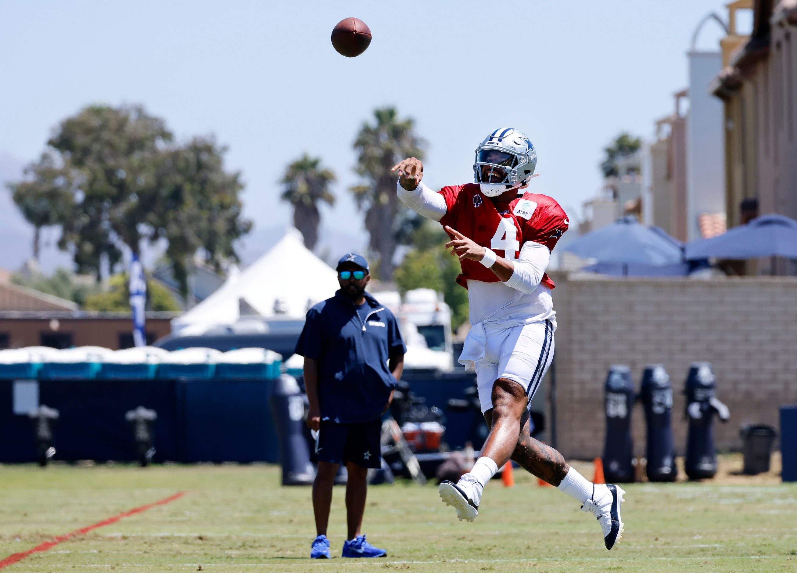 Dallas Cowboys quarterback Dak Prescott (4) heaves a touchdown pass to wide receiver Jalen...