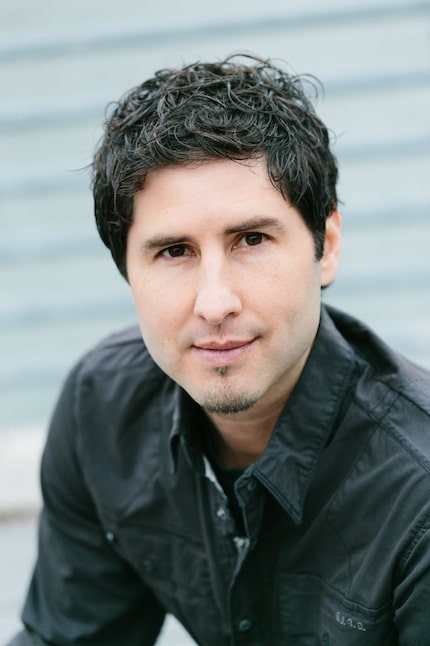 Matt de la Peña