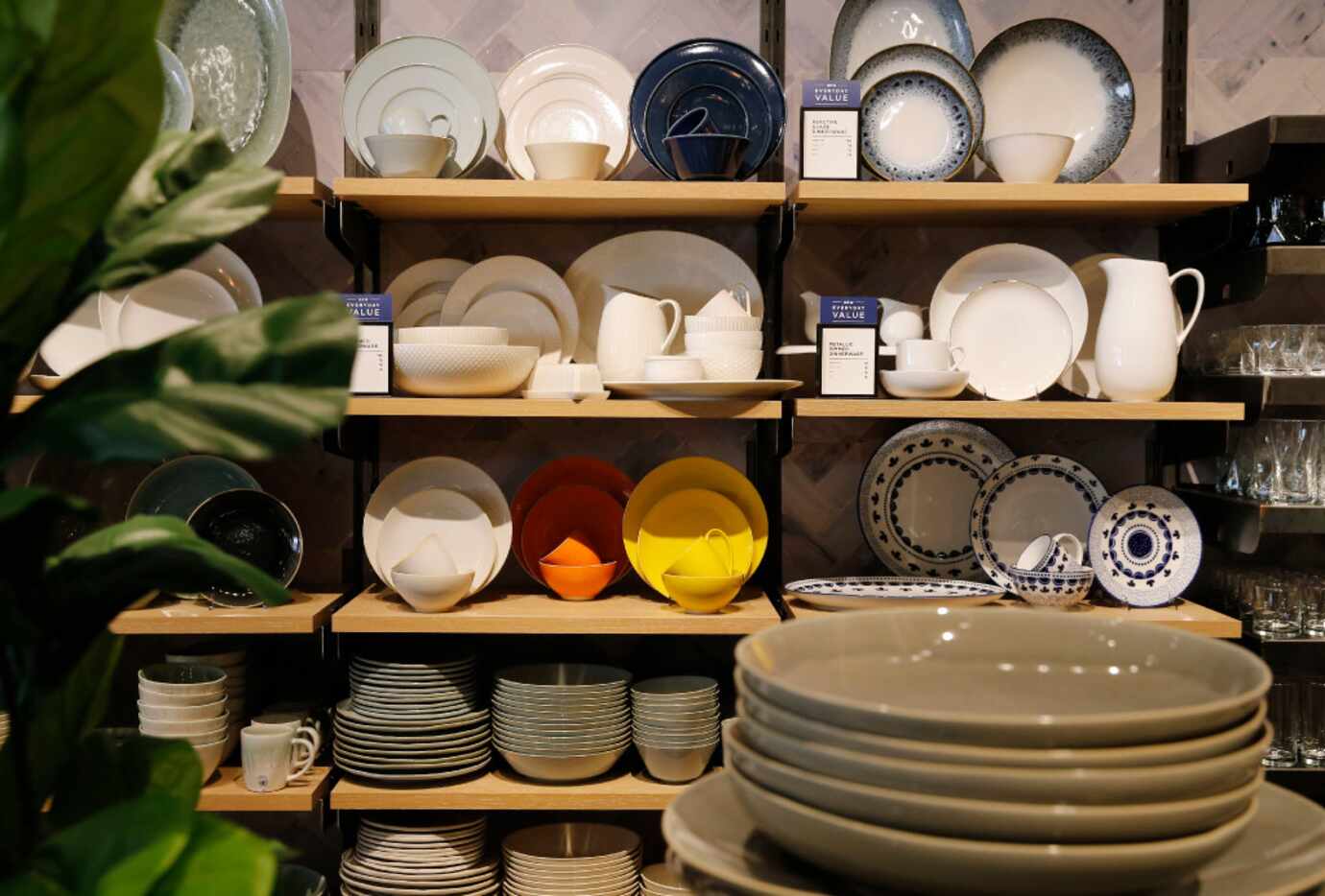 You can mix and match dish ware to create your own personal style.